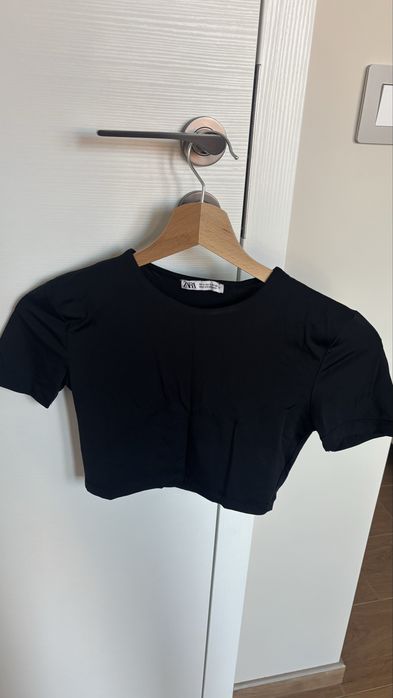 Черен топ от Zara