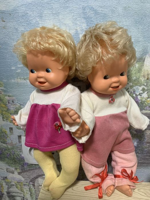 Куклы ГДР в родной одежде .