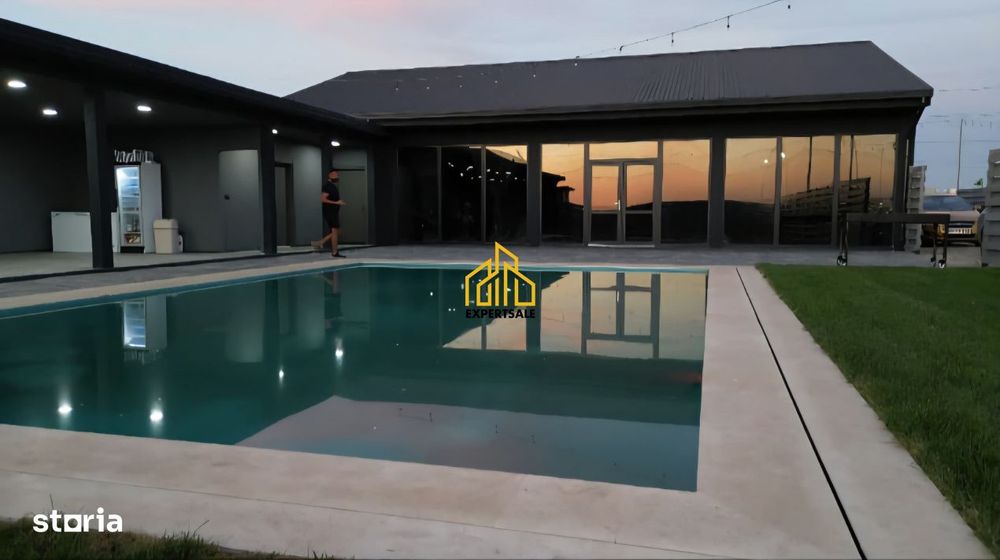 Terasa, piscina, loc pentru petreceri private / aniversari / eveniment