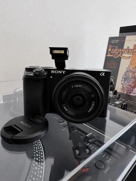 Sony a6000 + обектив Sony 2.8/20