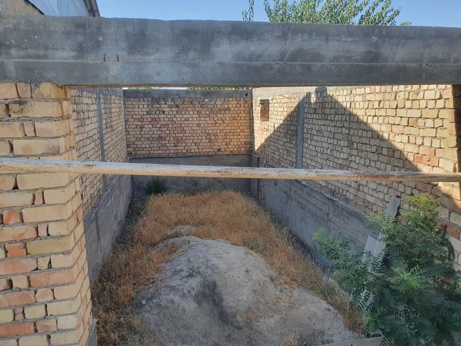 Hovli srochna sotiladi