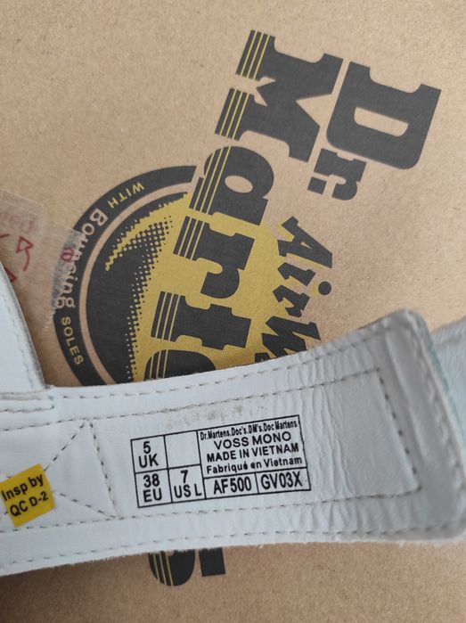 Сандали UGG, TOMMY JEANS,Dr Martens, Converse