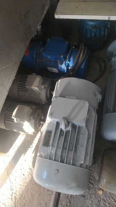 Продам электродвигателя