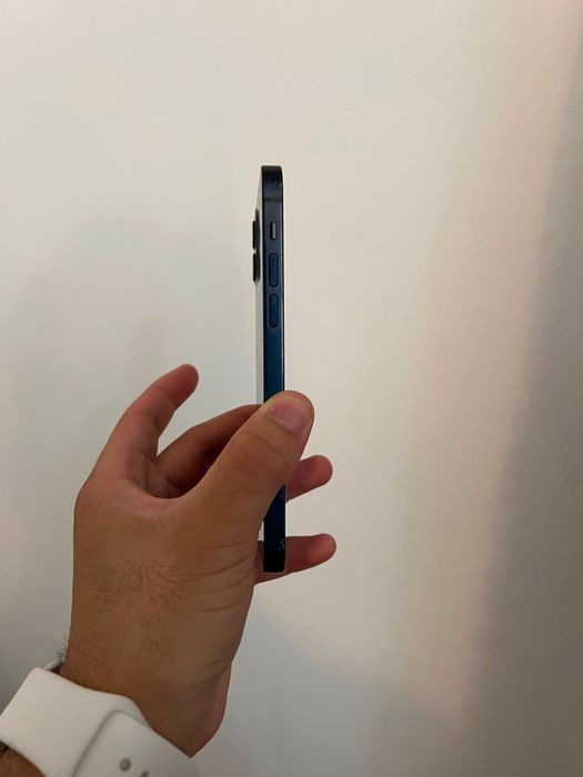 Iphone.   12. 64gb