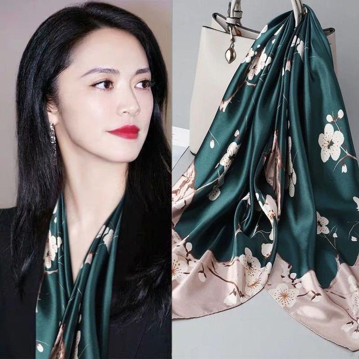 Платки в подарочной упаковке! Подарочная коробка и пакет , открытка!