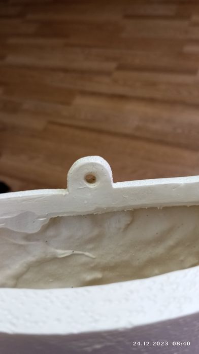 Настенное кашпо для цветов