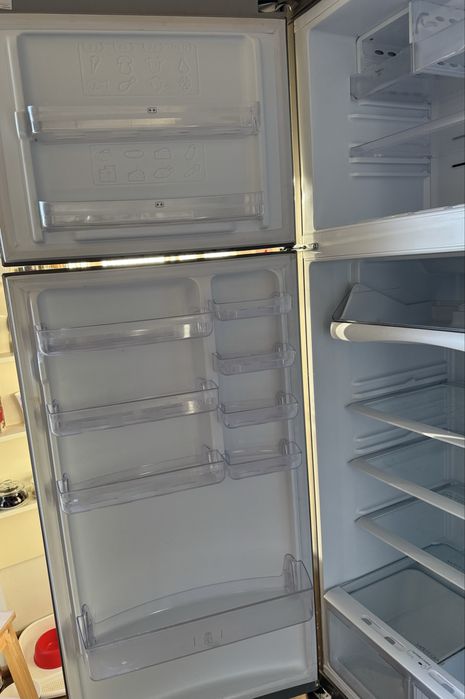 Хладилник с фризер Ariston No Frost