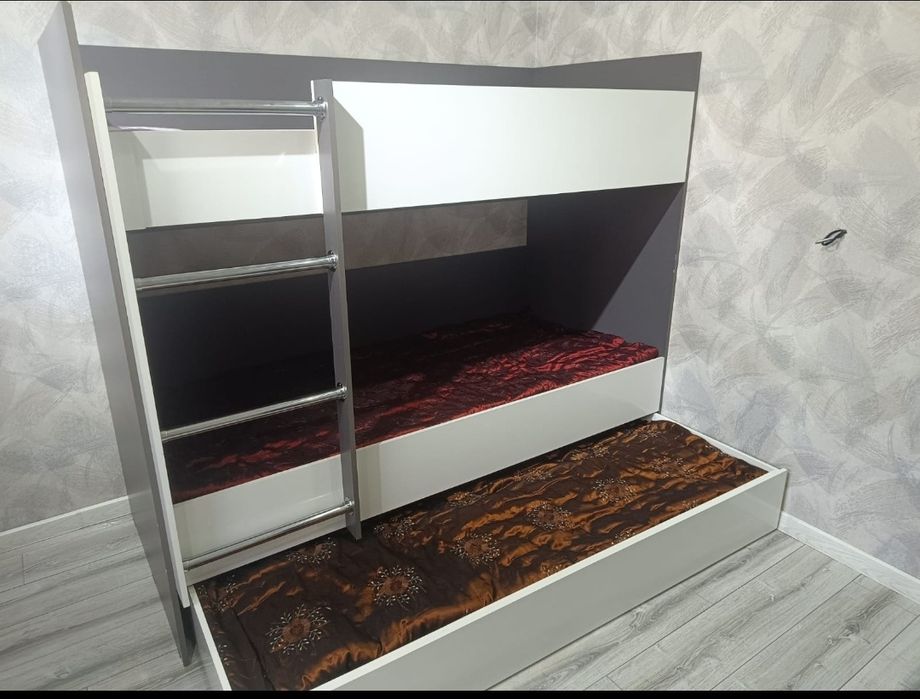 Кровать двухъярусная