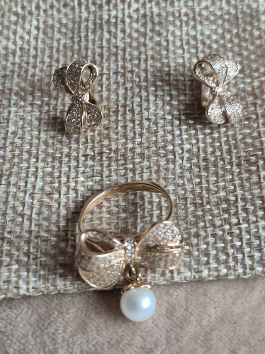 Златен    комплект , нов