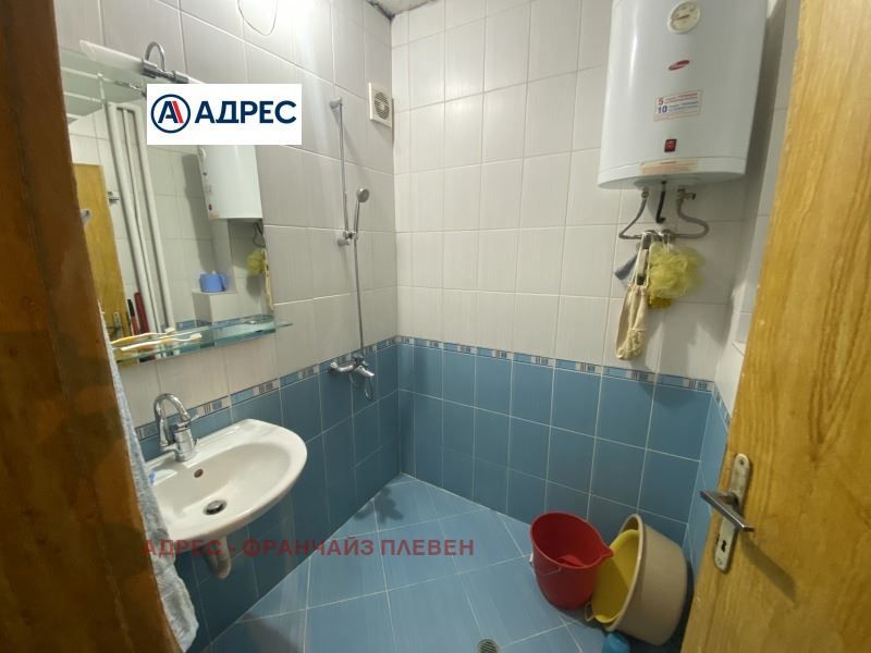 Продава се Тристаен апартамент в Плевен, Идеален център - 103 кв.м за 1248 €/кв.м - Снимка #4