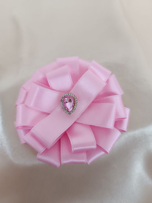 Broșe lucrate manual