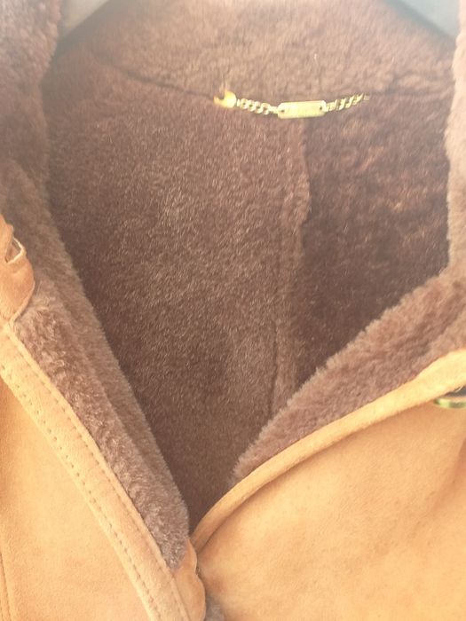 Vînd cojoc blană de oaie