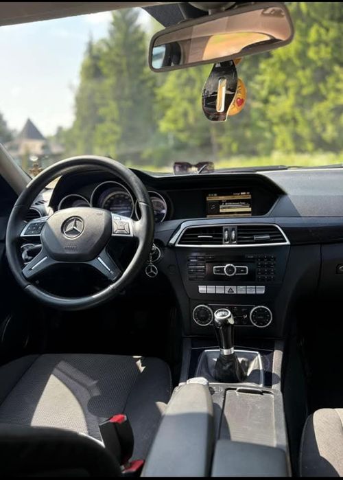 Vând Mercedes c clasa w204