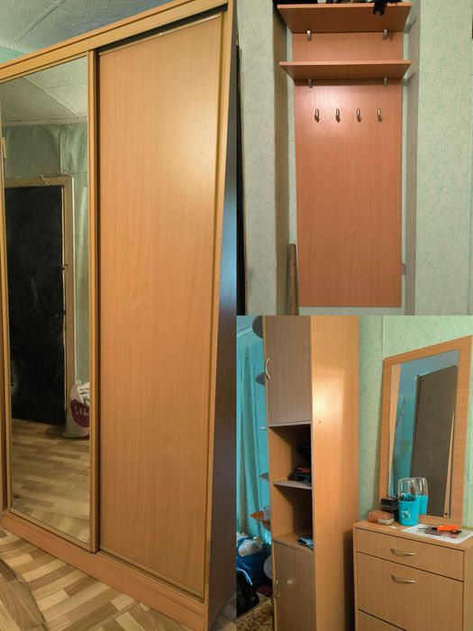 Продам прихожую.