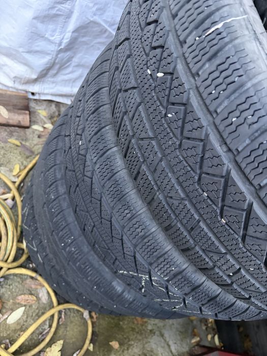 Anvelope iarna 4 bucati in stare buna  235/55/19
