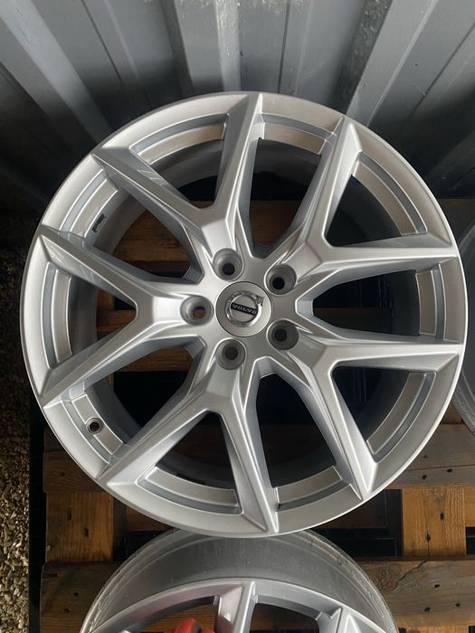 18 цола 5 х 108 мм Воло Volvo XC 60 , XC 70 , XC 40 , V 40 , V 60