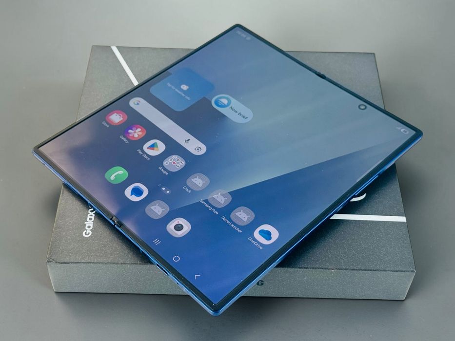 Samsung Galaxy Z Fold 7 5G 256GB 12RAM Blue Shadow Перфектен! 100% Батерия!
