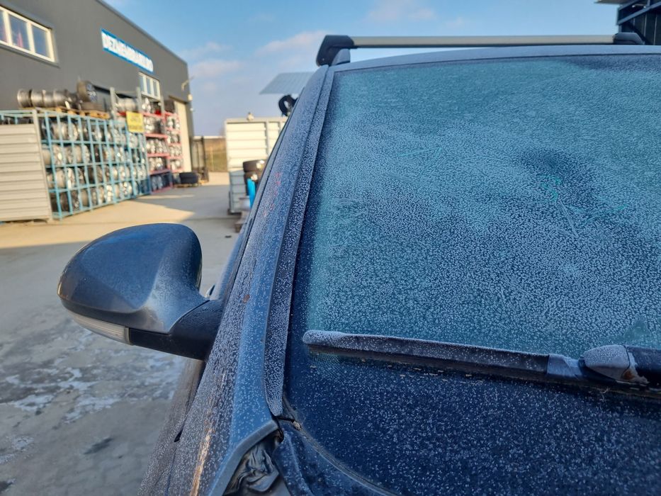 Cheder parbriz dreapta Volkswagen Passat B6 Variant (3C5) [Fabr 2005-2