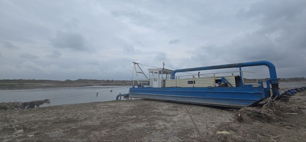 Земснаряд сотилади