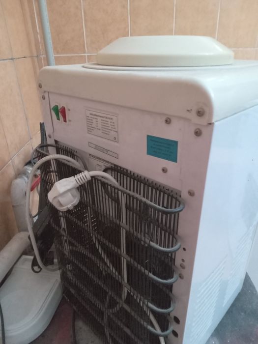 Кулер диспансер для воды