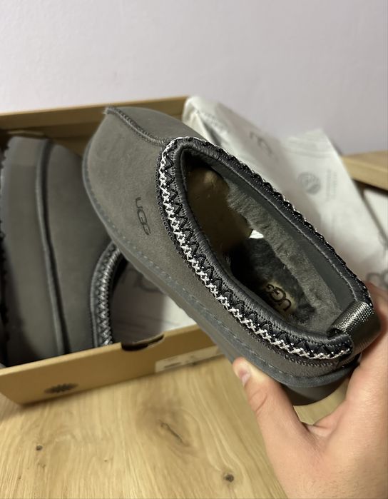 Ugg Tazz Grey.
