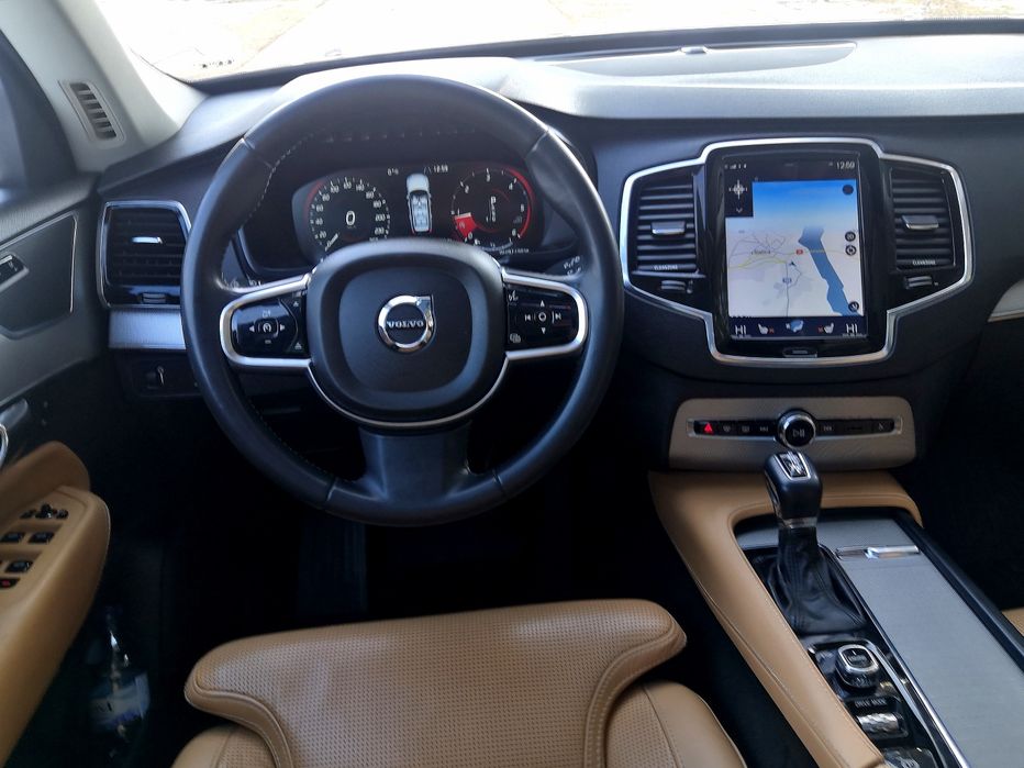 Volvo XC90 D5 Inscription | 7 locuri | AWD 4x4 |Service la zi |