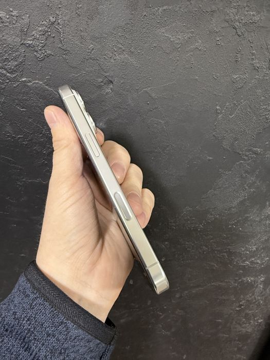 Продам iPhone 16 Pro 512GB