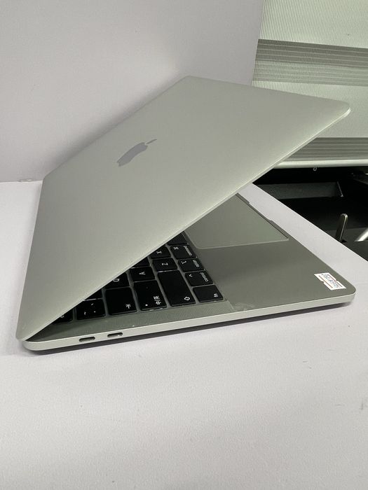 Название: MacBook Pro 2020 /#СР680746