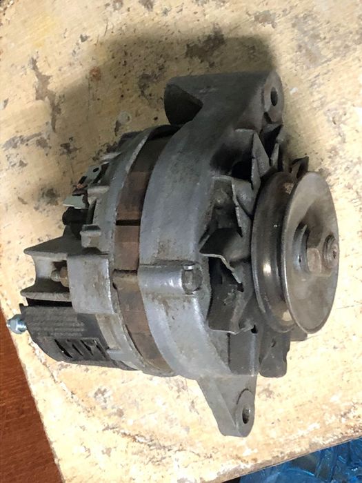 vând alternator 12volti/50 amperi