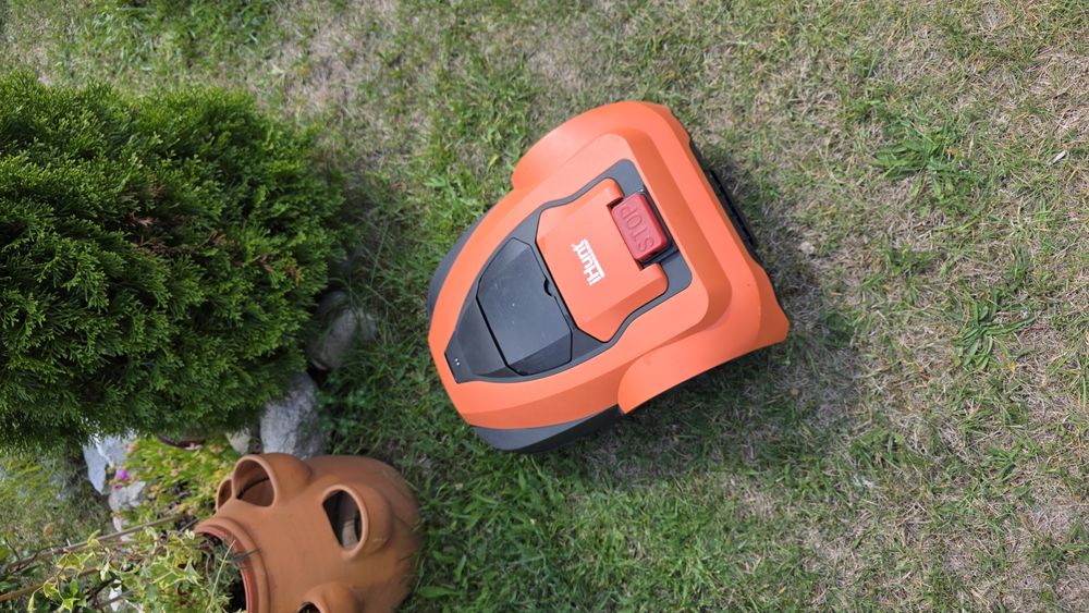 Косачка робот IHunt RoboMower Pro 2500 m2 5.2A Tuya