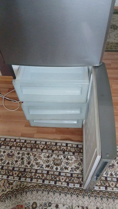 Холодилник LG сатылады