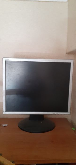 Велосипед, компьтер, роутер, двери