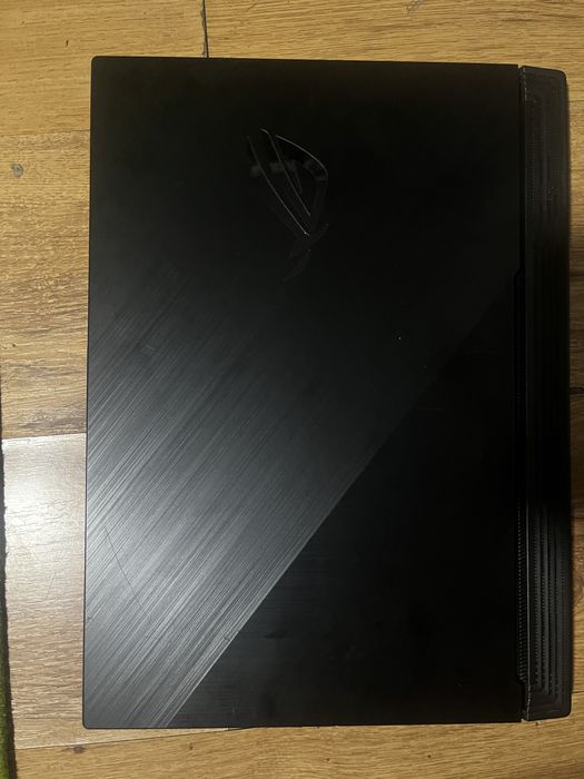 Vand asus rog strix g712LU i7