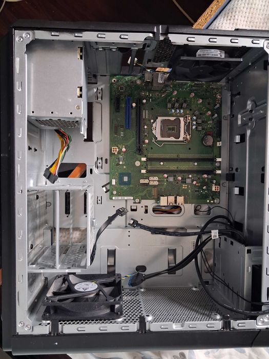 Kit carcasa + placa de baza + sursa