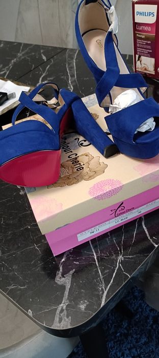 Sandale elegante - noi ; mărimea 36