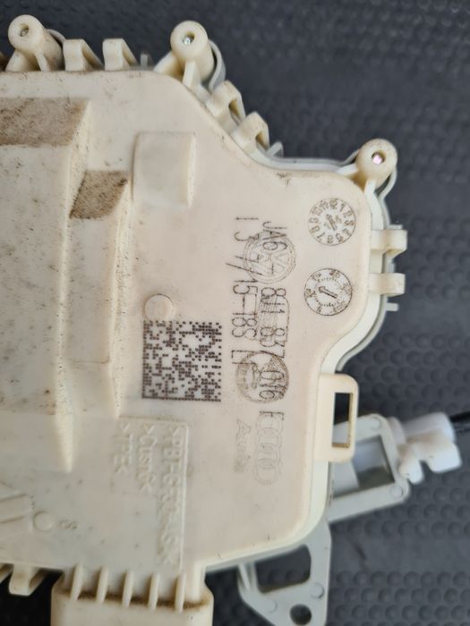 Broasca stanga dreapta Audi A4 B8/Broasca fata Audi A4 A5 A6 Q5