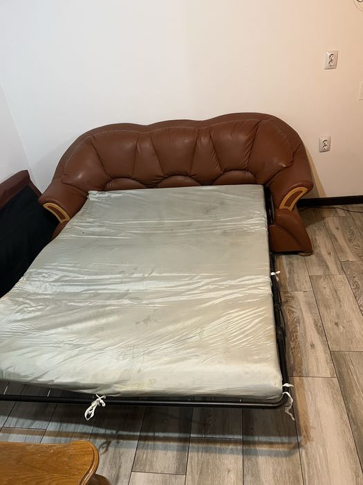 Canapea extensibilla din imitatie de piele