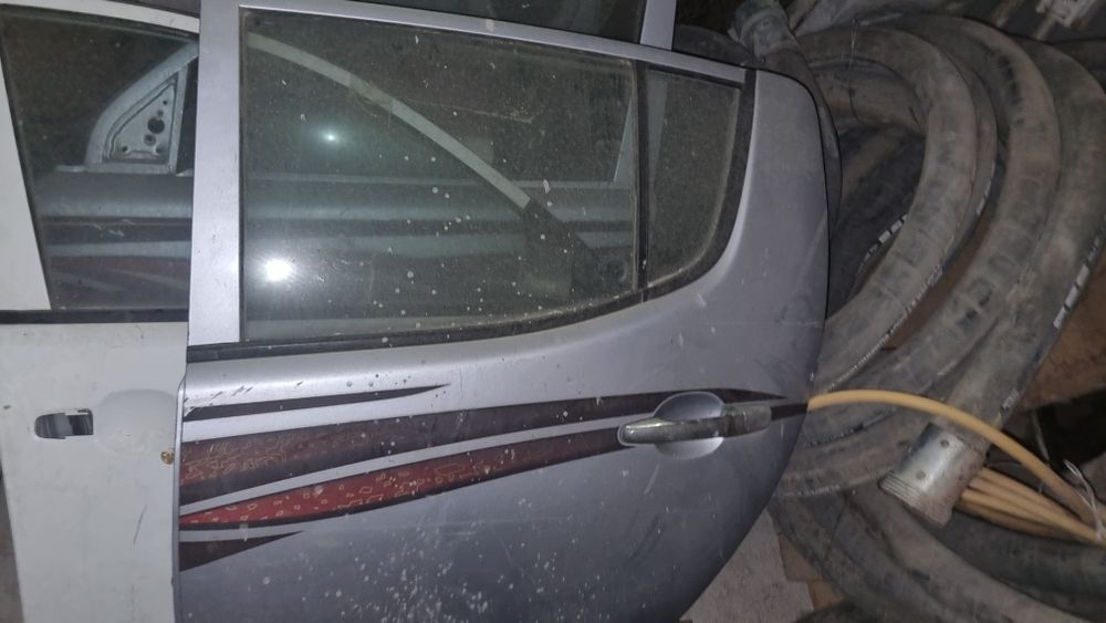 Дверь Mitsubishi  L200