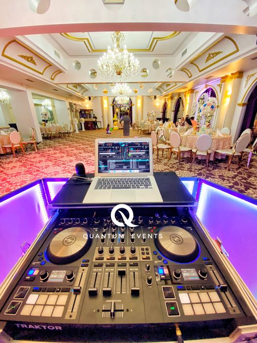 DJ - Fotograf - Cameraman - Sonorizare - Efecte Lumini - Fum Greu