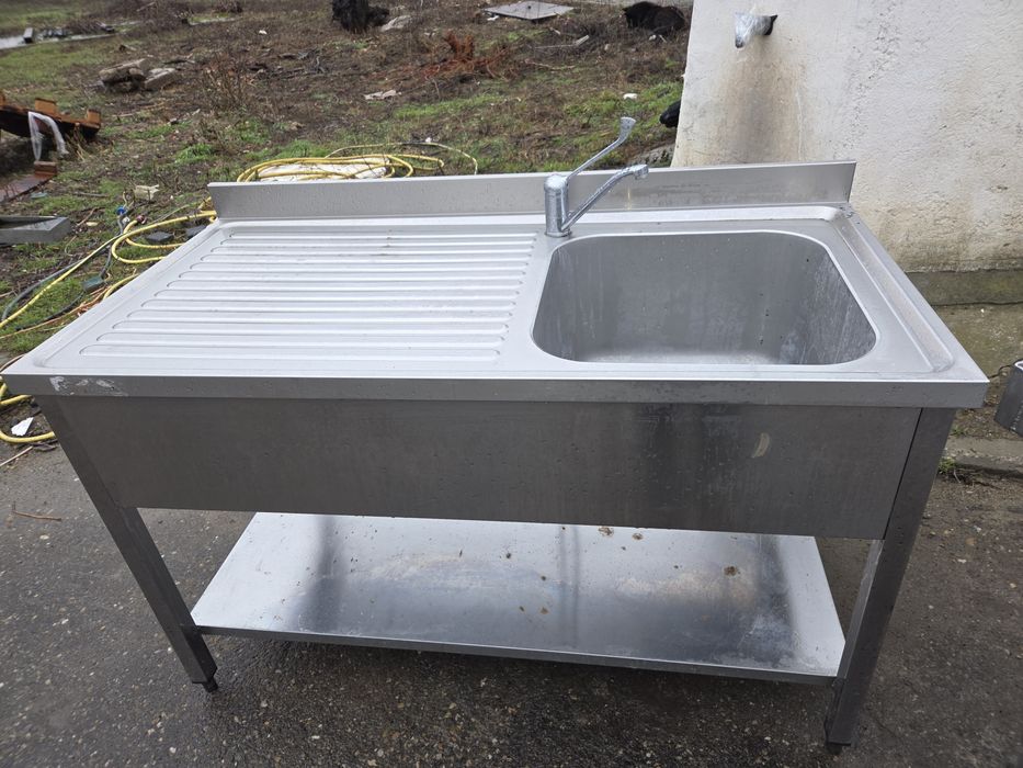 Masa ,carucioare,butuc ,chiuvete  inox