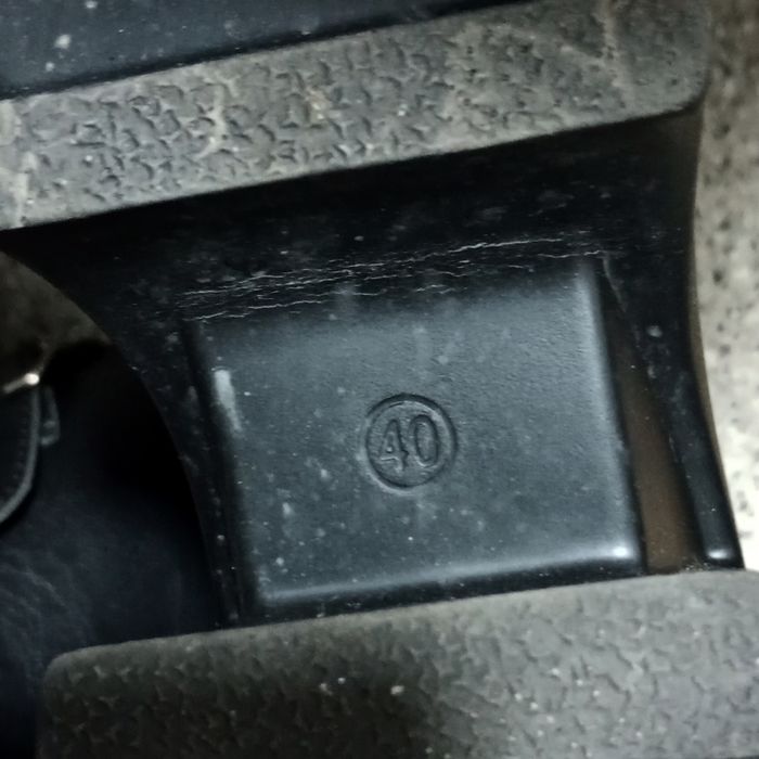 Продам ботинки на высокой платформе