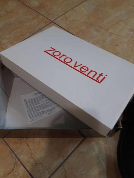 Дамски, маркови, чисто нови обувки от естествена кожа.