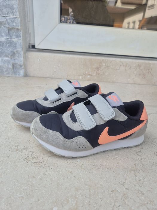 Adidasi Nike marimea 35