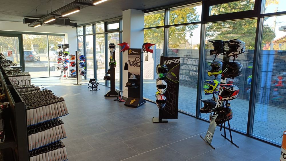 Showroom Birouri Locuință Garaj Calea Buziașului