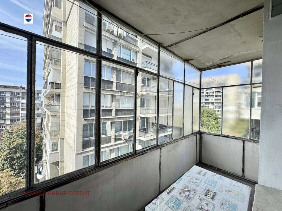 Продава се Тристаен апартамент в Русе, Широк център - 87 кв.м за 1425 €/кв.м - Снимка #4