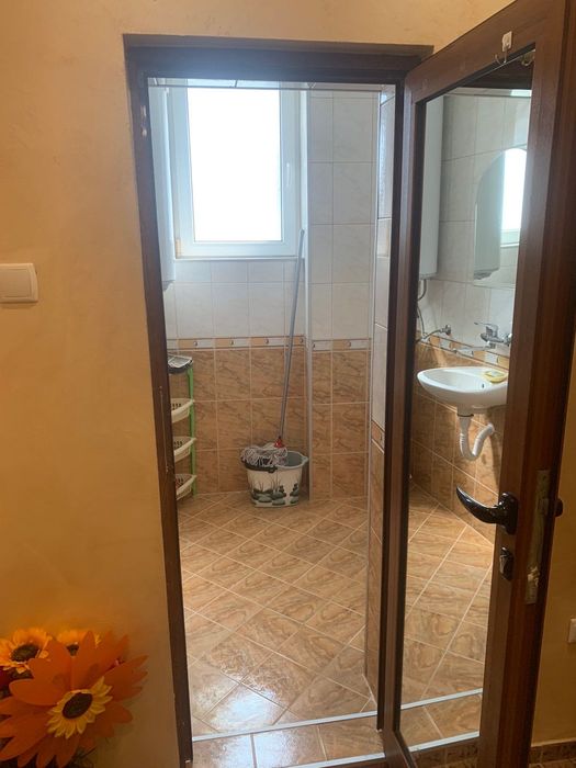 Дава се под наем Тристаен апартамент в Враца, Център - 67 кв.м за 408 € - Снимка #18