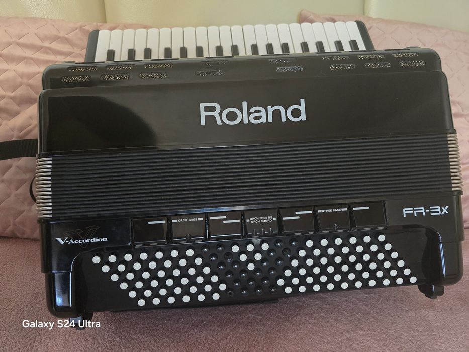 Acordeon electronic Roland fr3x Isalnita • OLX.ro