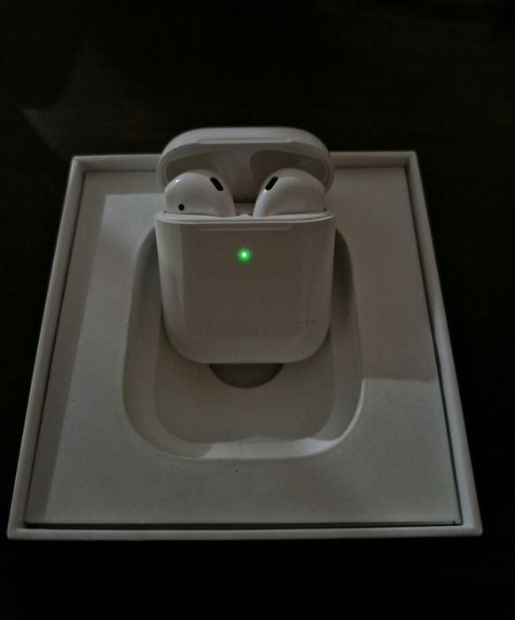 Продам наушники Airpods 2 торг есть