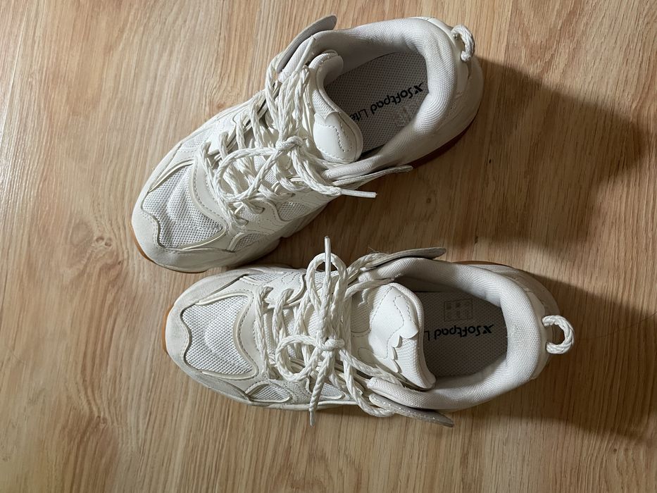 Продам кроссовки