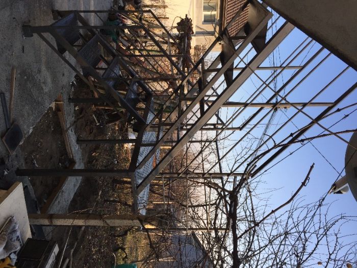 Заварчик - метални конструкции, заваръчни услуги.